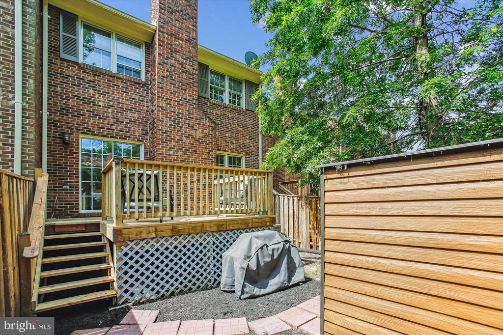 8258 CEDAR LANDING COURT