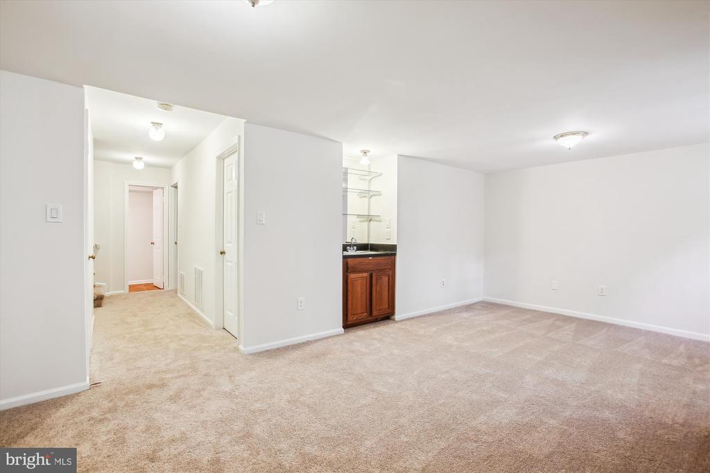 8258 CEDAR LANDING COURT