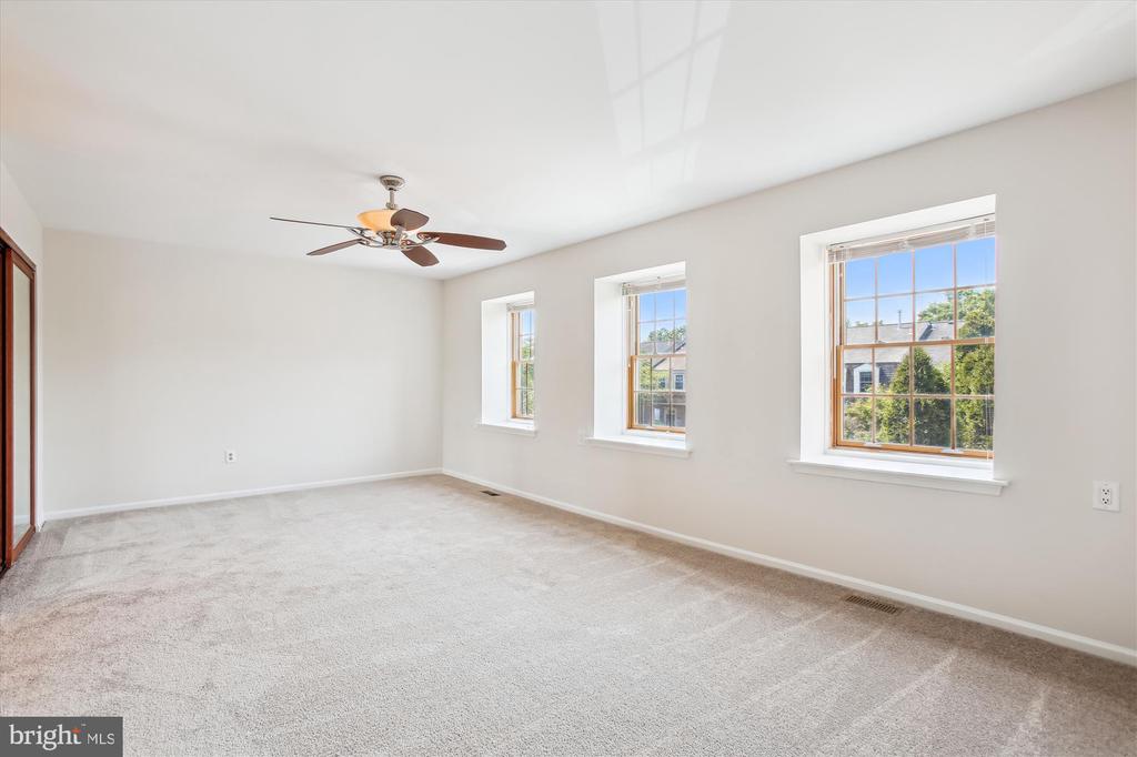 8258 CEDAR LANDING COURT