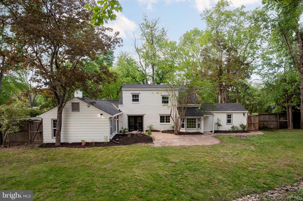 6001 BEECH TREE DRIVE