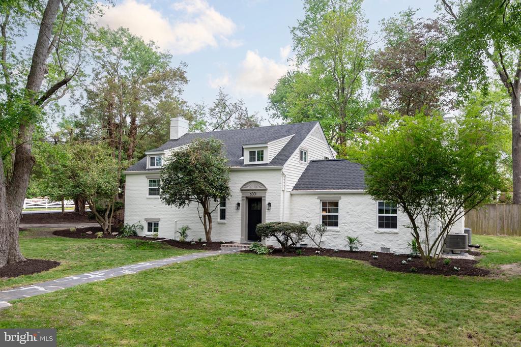 6001 BEECH TREE DRIVE