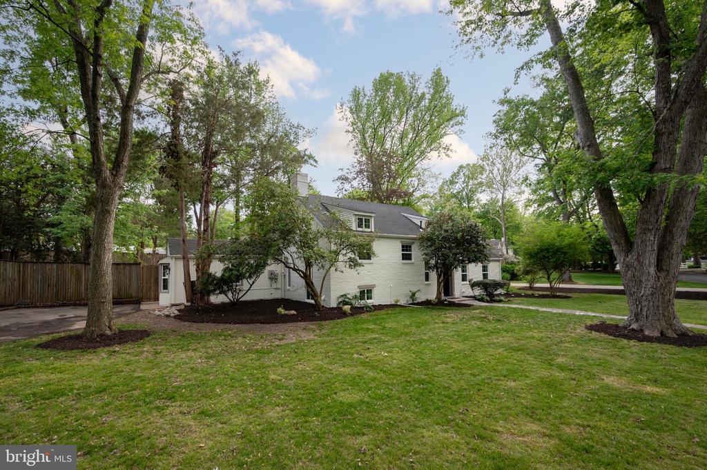 6001 BEECH TREE DRIVE