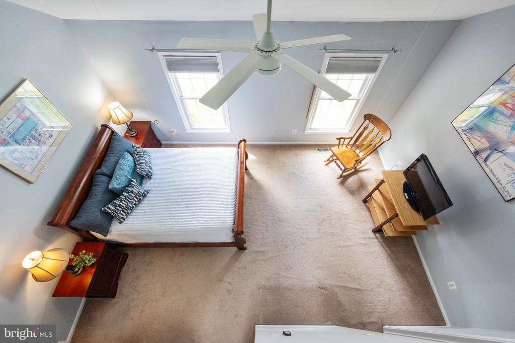 7683 NORTHERN OAKS COURT