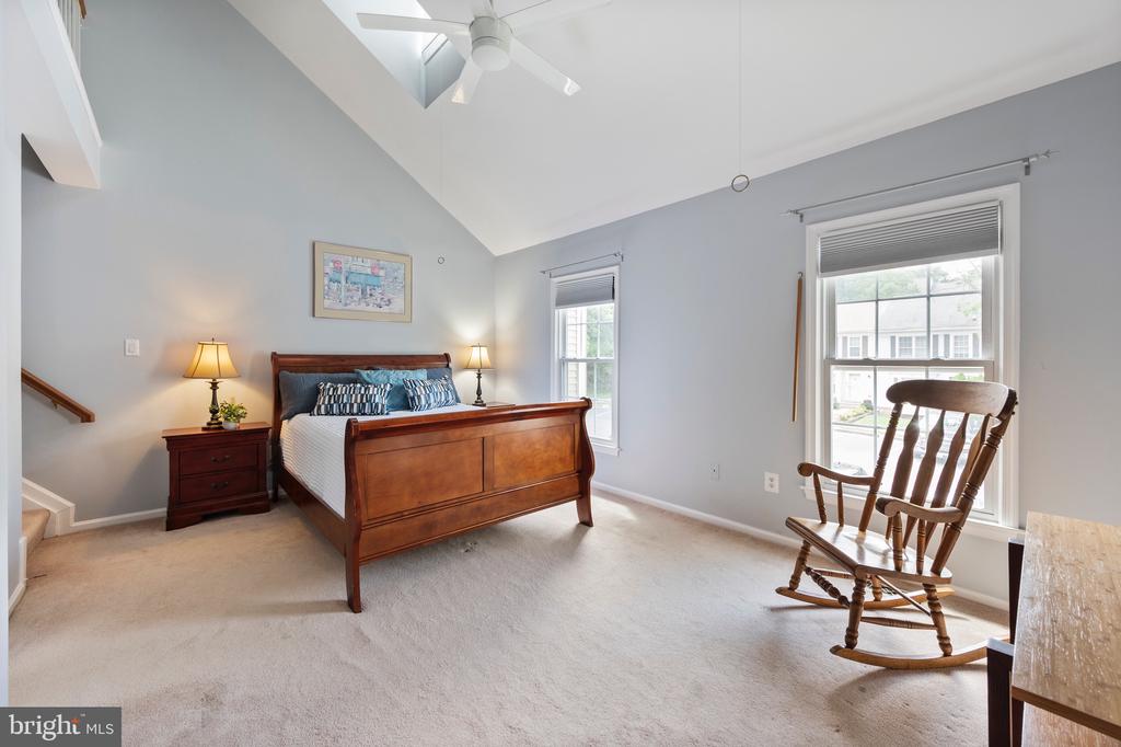 7683 NORTHERN OAKS COURT