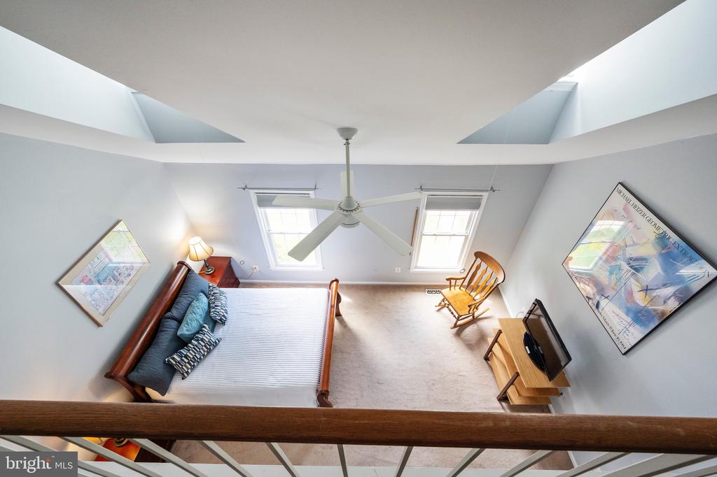 7683 NORTHERN OAKS COURT