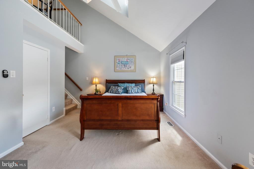 7683 NORTHERN OAKS COURT