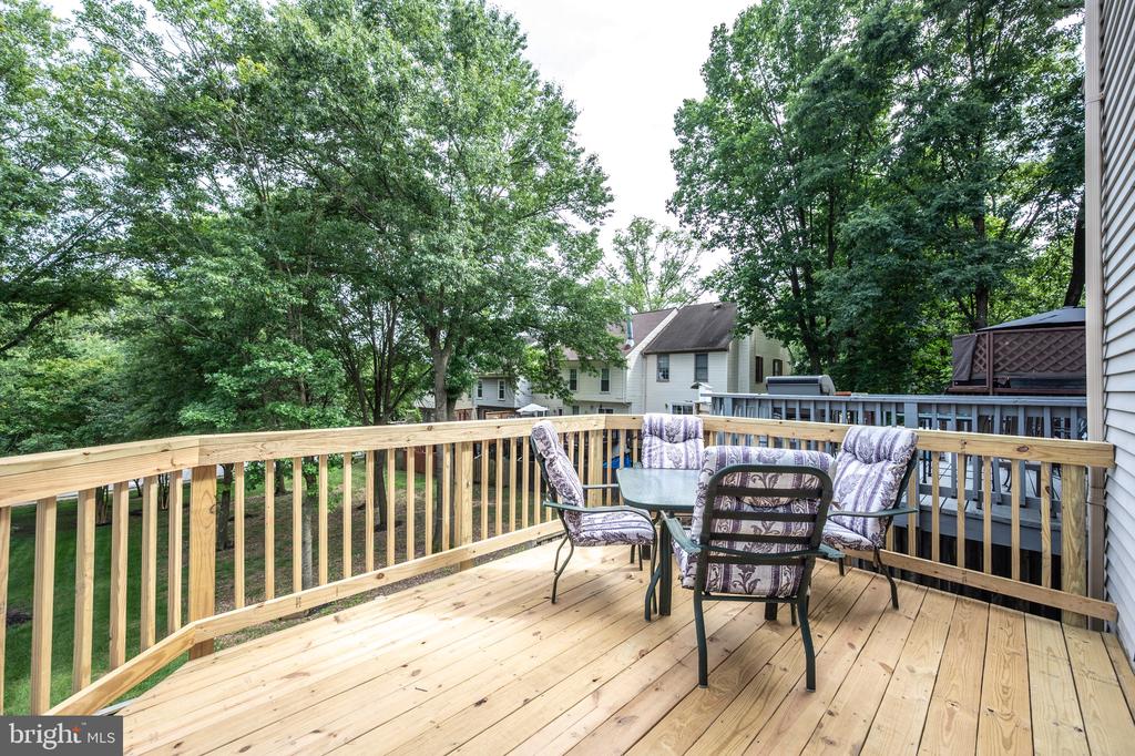 7683 NORTHERN OAKS COURT