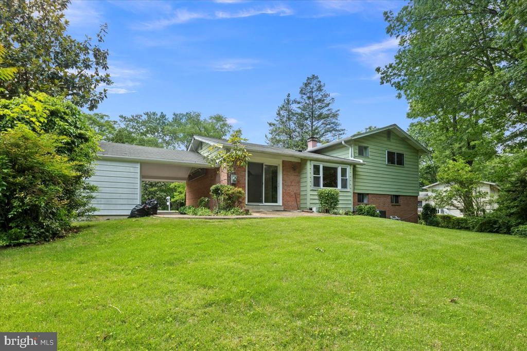 8815 BEAUCHAMP DRIVE