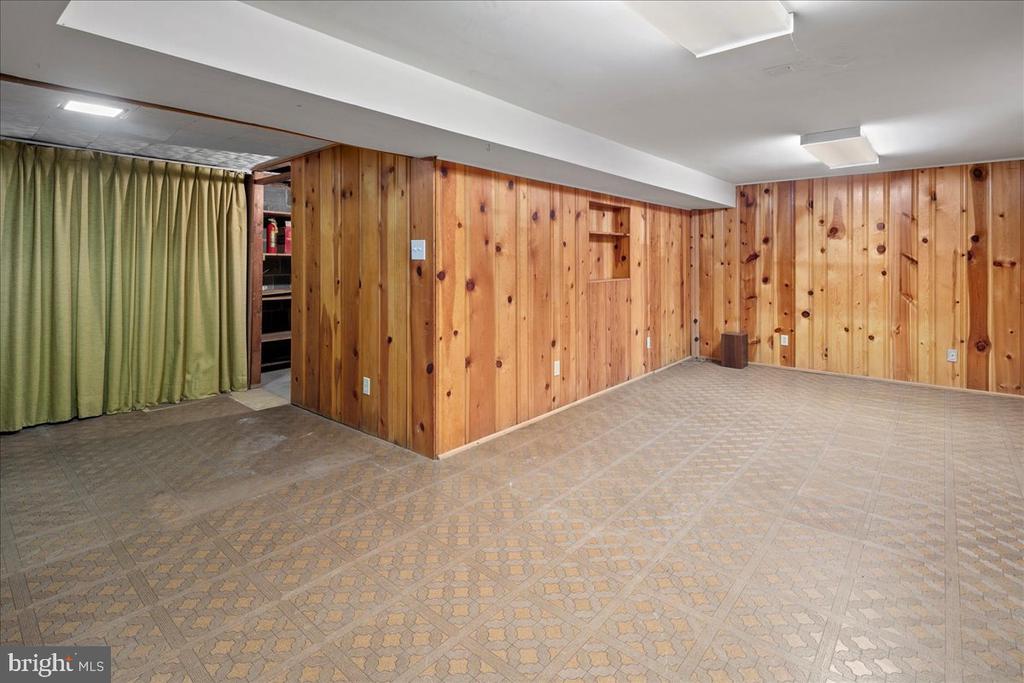 8815 BEAUCHAMP DRIVE