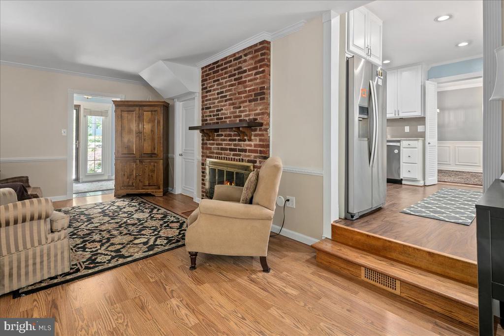 8513 BOUND BROOK LANE