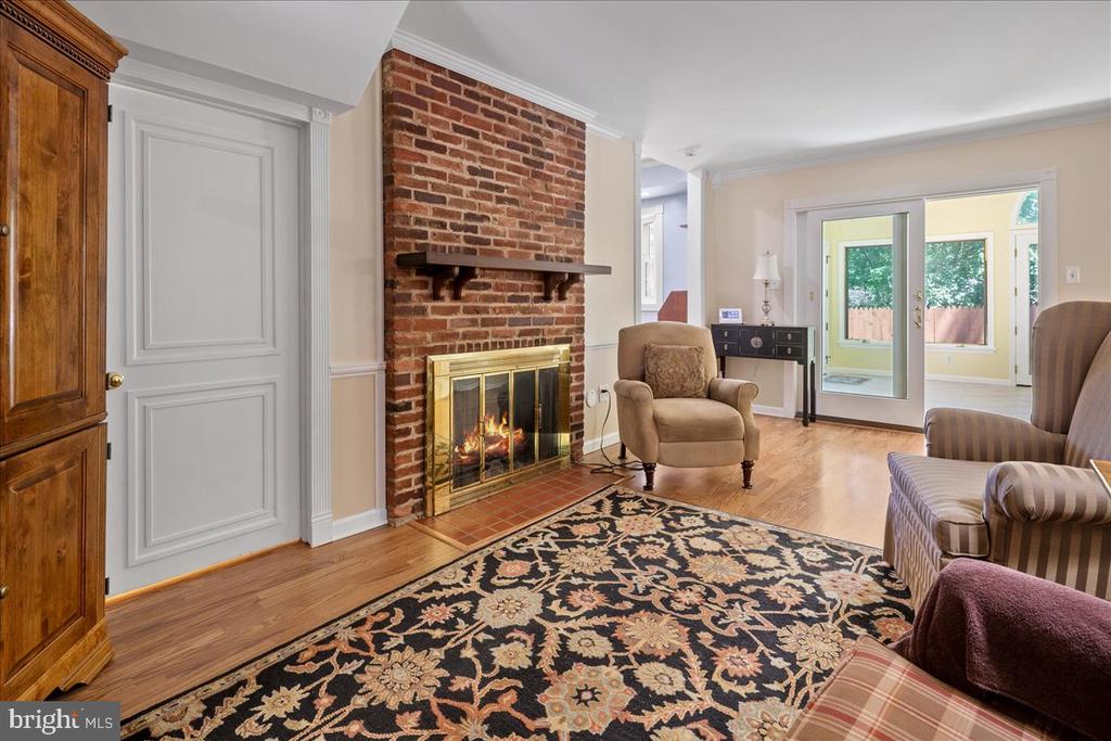 8513 BOUND BROOK LANE