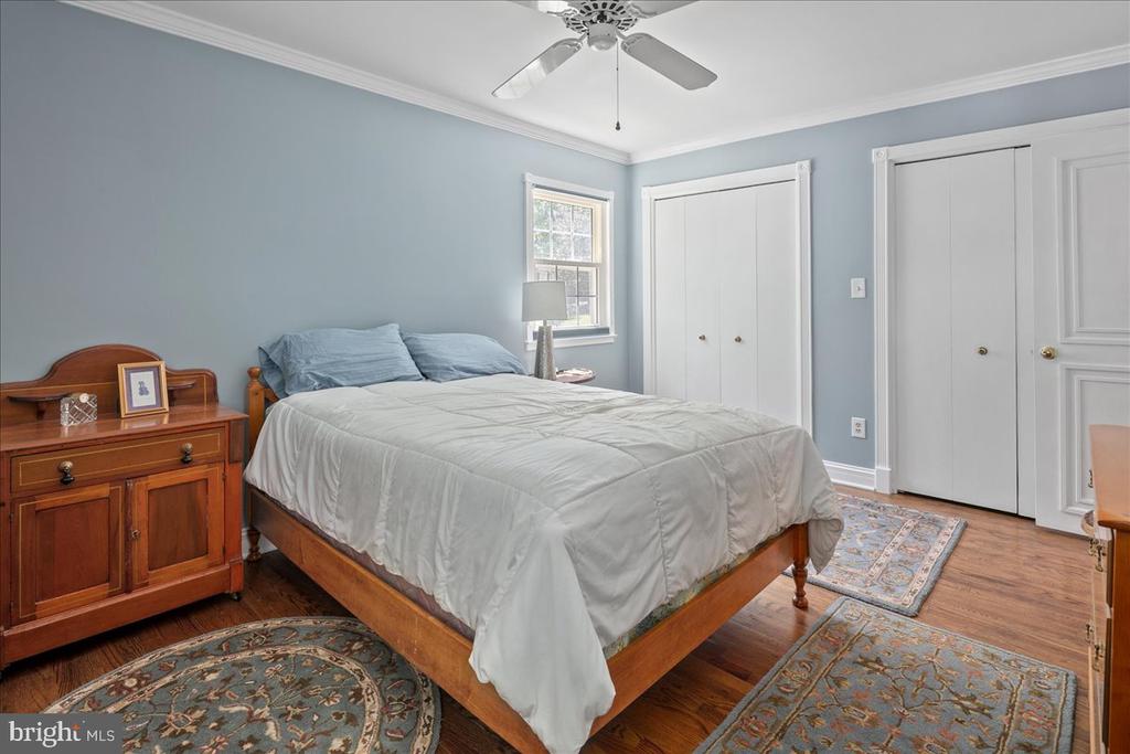 8513 BOUND BROOK LANE