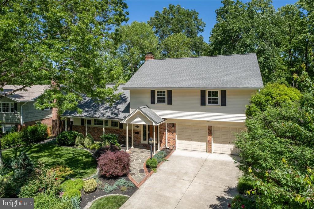 8513 BOUND BROOK LANE