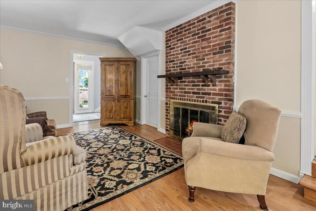 8513 BOUND BROOK LANE