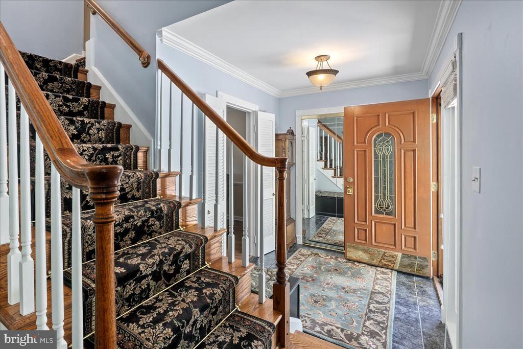 8513 BOUND BROOK LANE