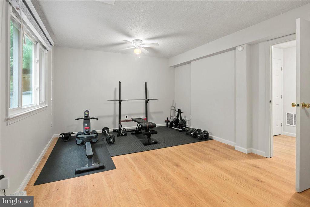 8160 CURVING CREEK COURT