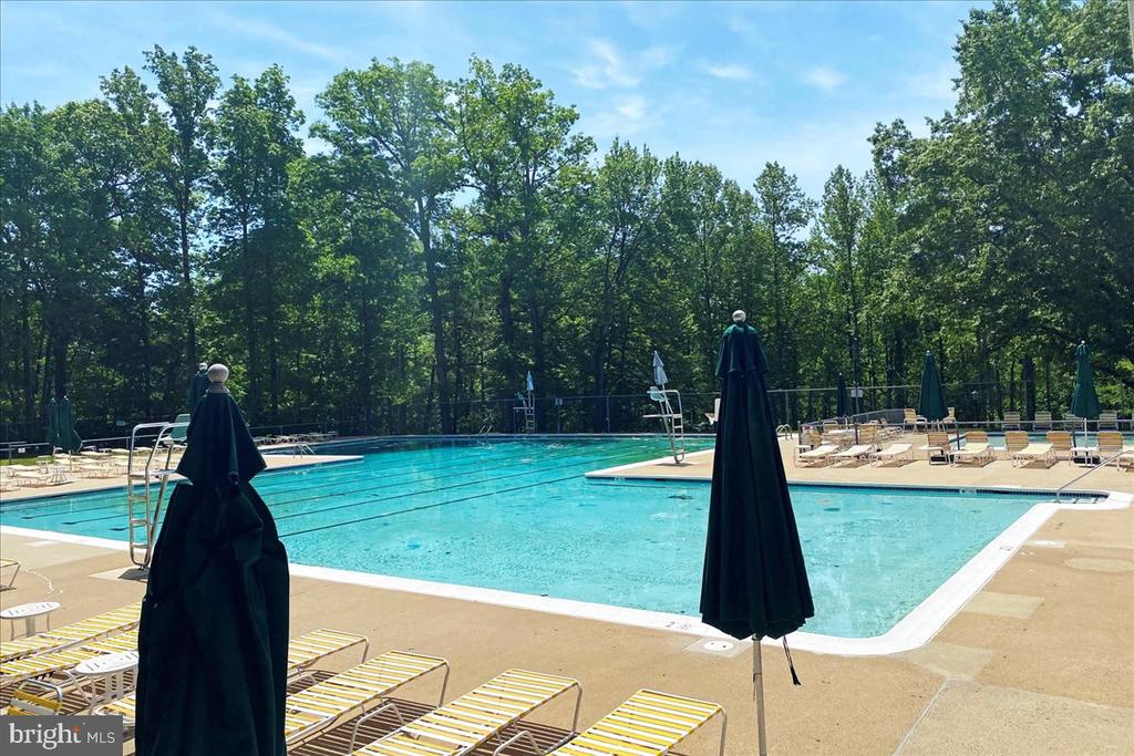 8160 CURVING CREEK COURT