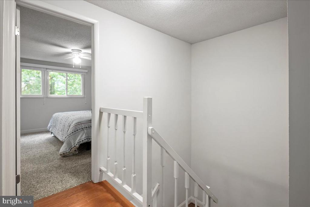 8160 CURVING CREEK COURT