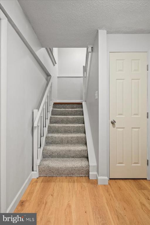 8160 CURVING CREEK COURT