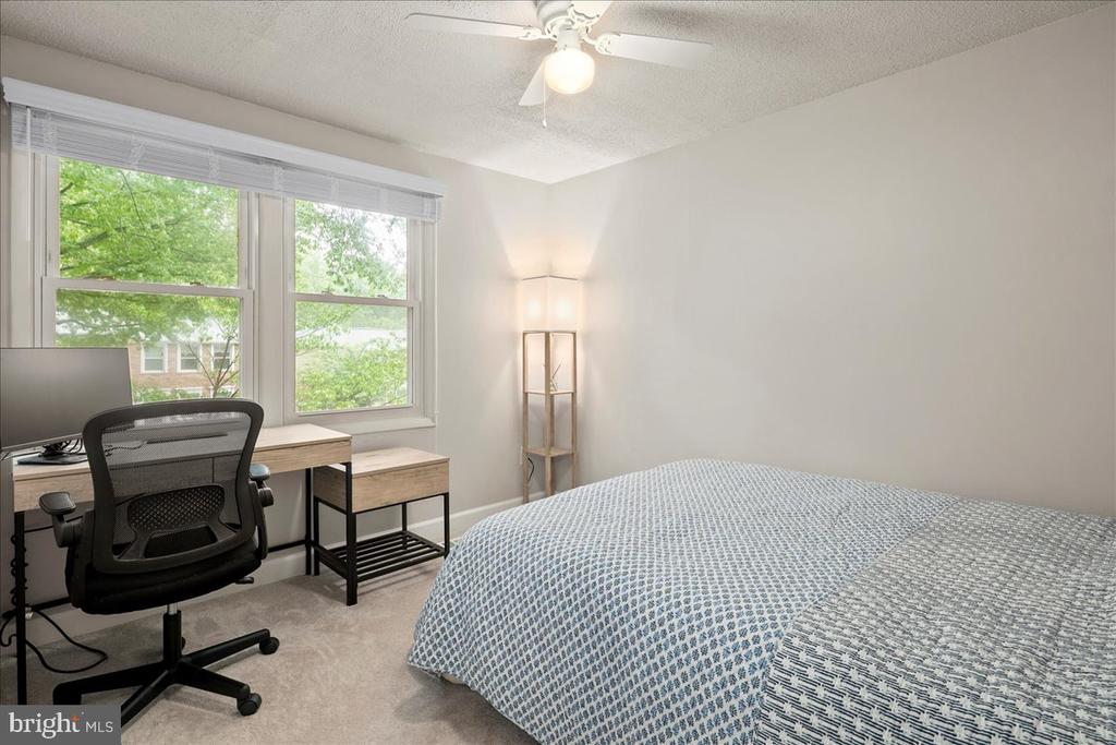 8160 CURVING CREEK COURT