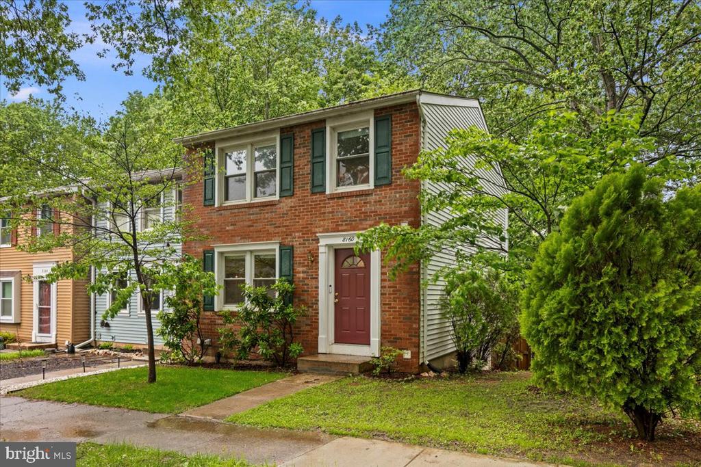8160 CURVING CREEK COURT