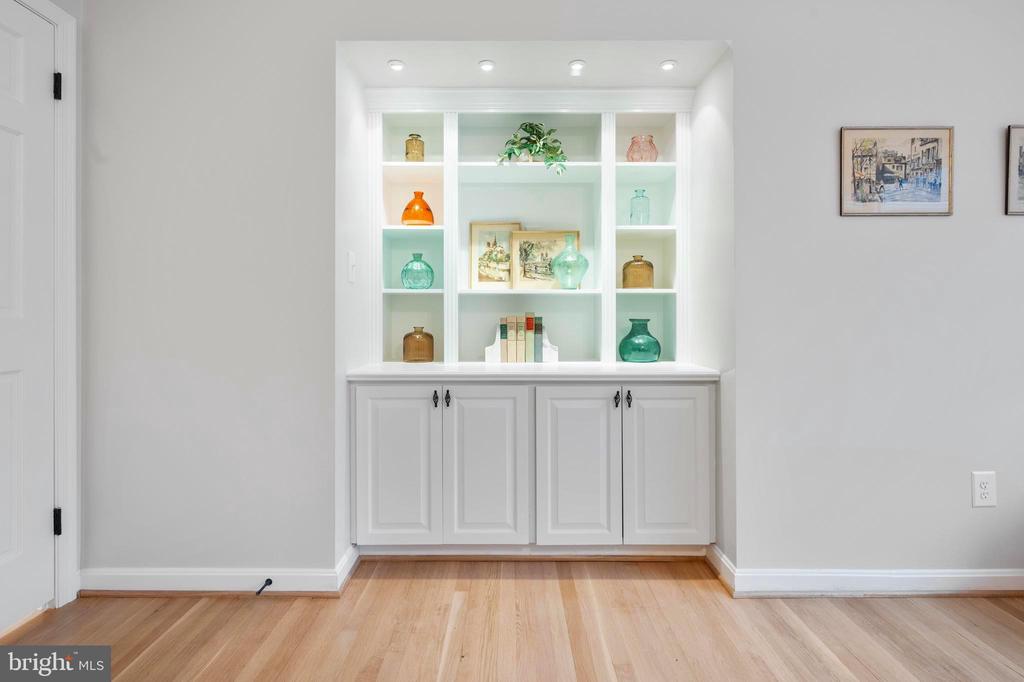 902 EMERALD DRIVE
