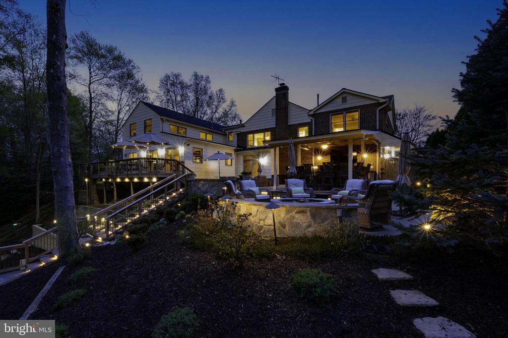 902 EMERALD DRIVE
