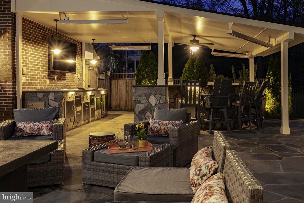 902 EMERALD DRIVE