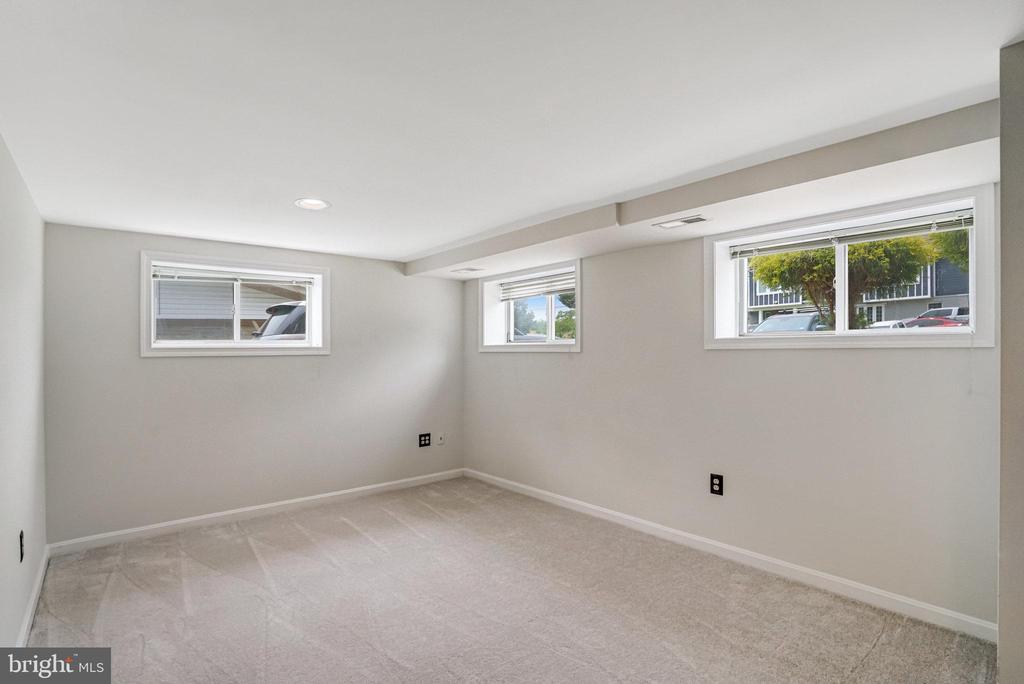 5927 DOVE DRIVE