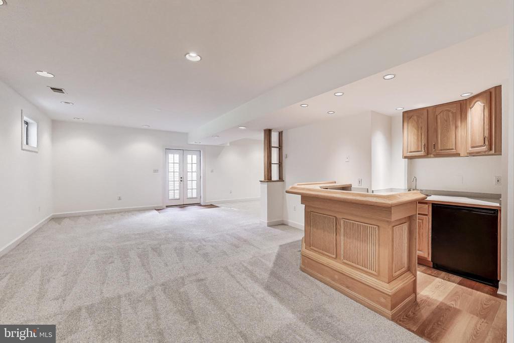 10106 WATERSIDE DRIVE