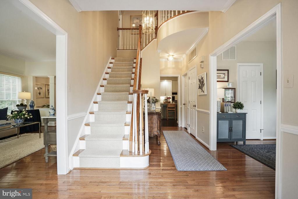 7901 BRACKSFORD COURT