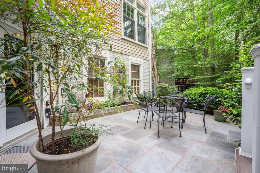 9211 BEXLEYWOOD COURT
