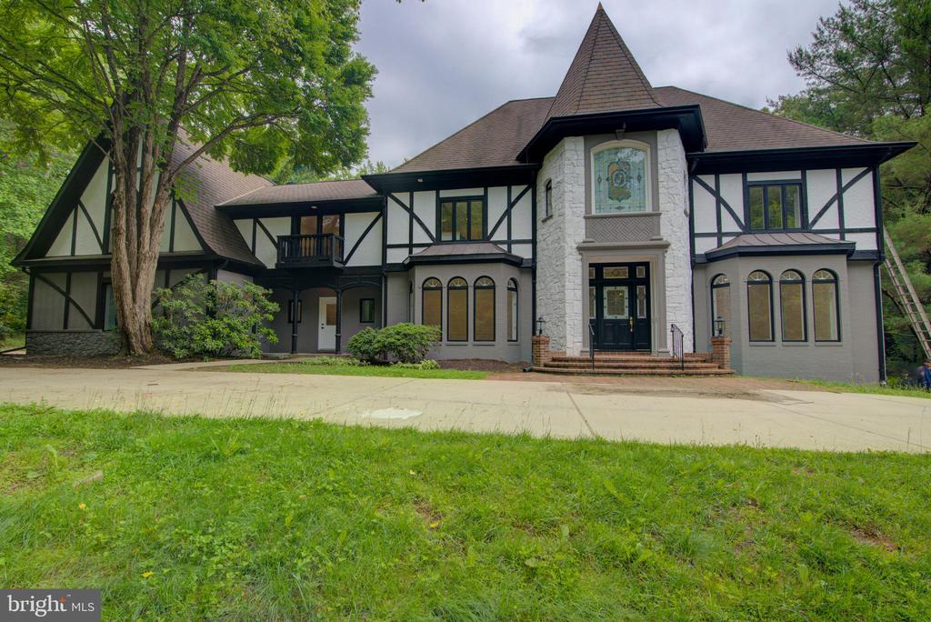 10124 WENDOVER DRIVE