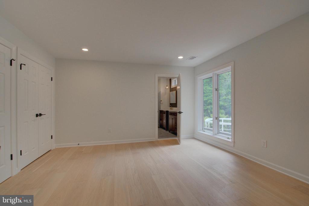 10124 WENDOVER DRIVE