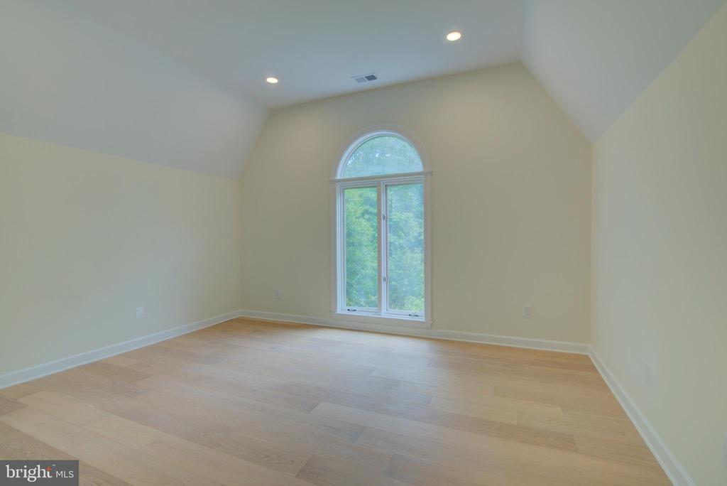 10124 WENDOVER DRIVE
