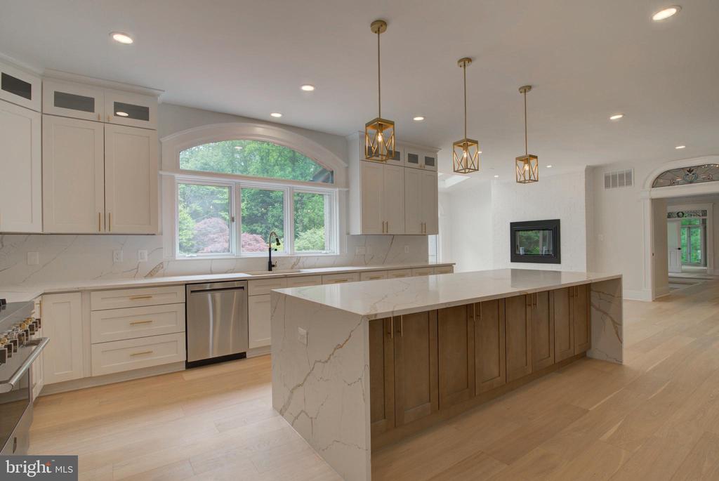 10124 WENDOVER DRIVE