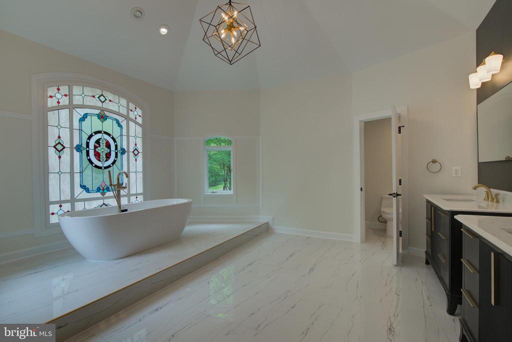 10124 WENDOVER DRIVE