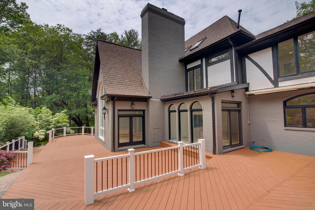 10124 WENDOVER DRIVE