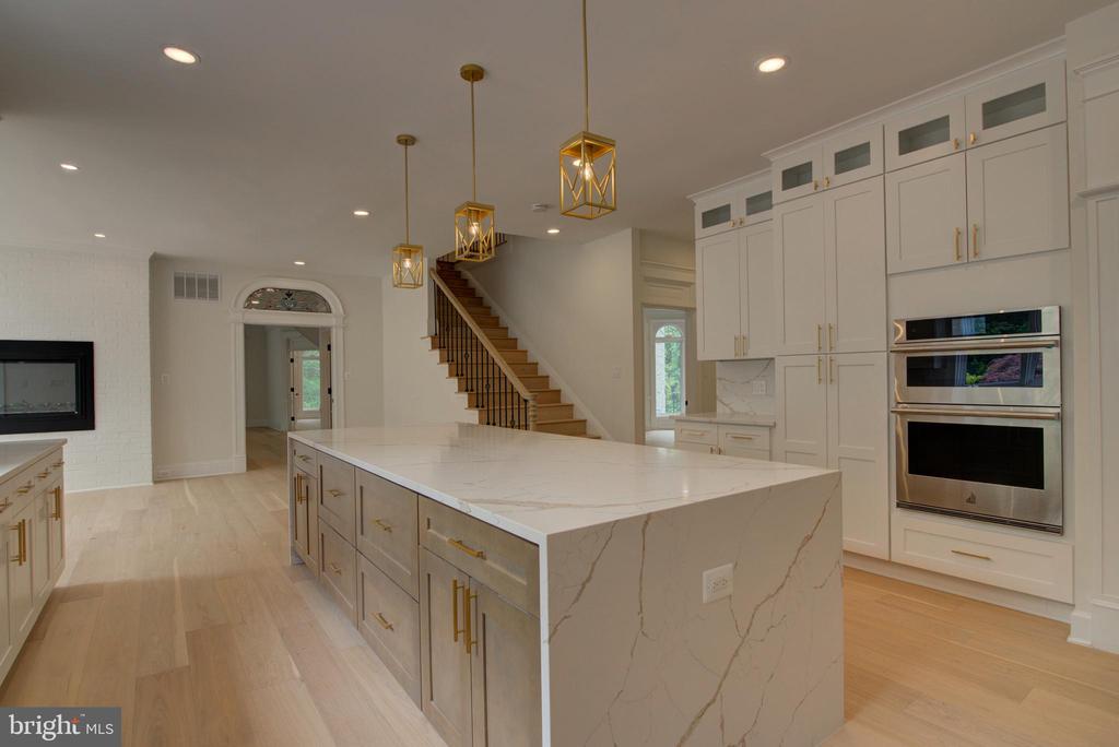 10124 WENDOVER DRIVE
