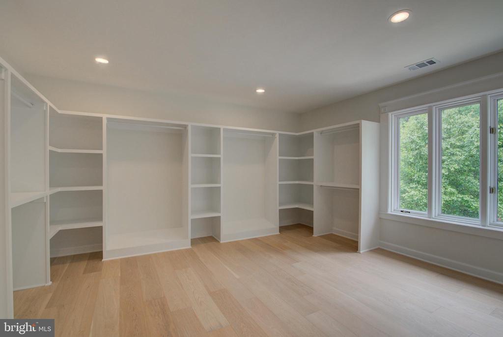 10124 WENDOVER DRIVE