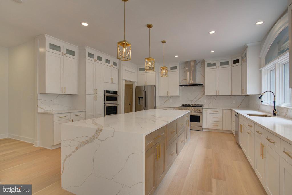 10124 WENDOVER DRIVE