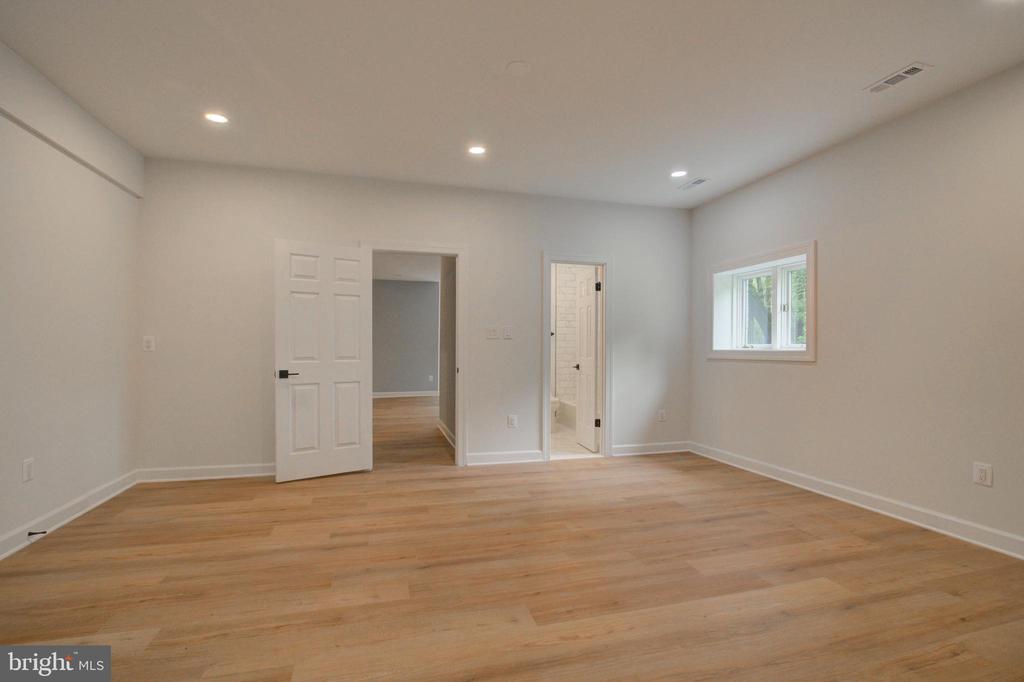 10124 WENDOVER DRIVE
