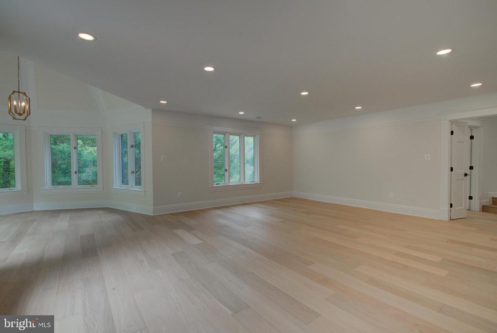 10124 WENDOVER DRIVE
