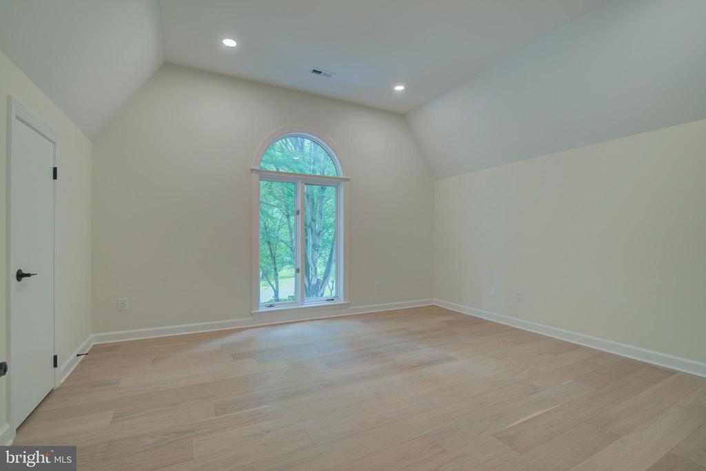 10124 WENDOVER DRIVE