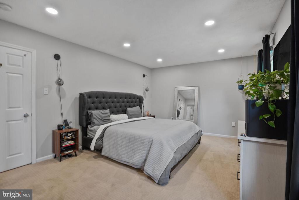 10911 CARTERS OAK WAY