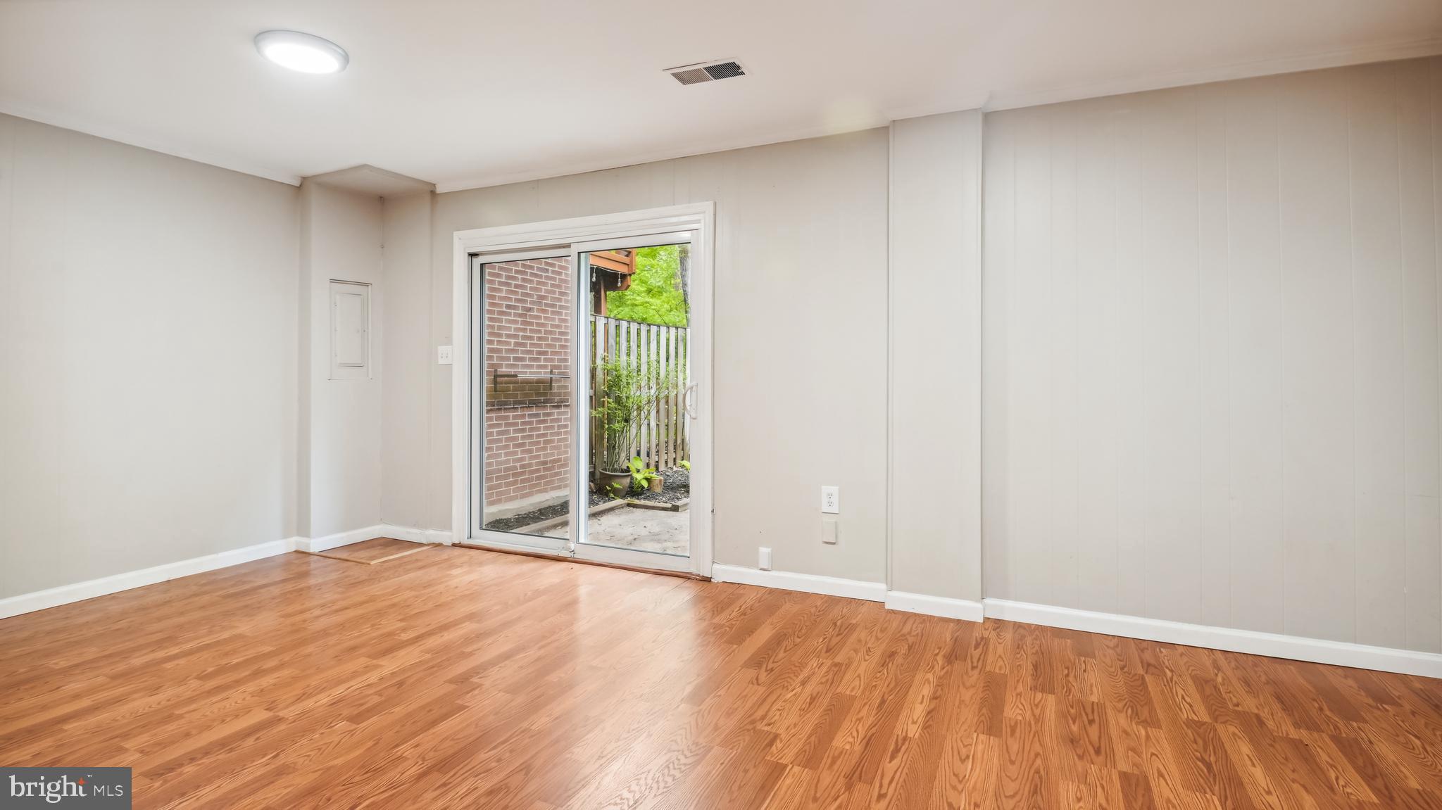 5867 KARA PL