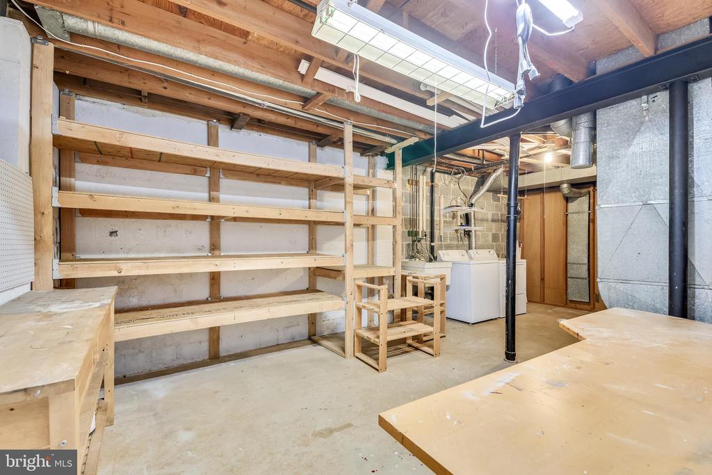 5867 KARA PL
