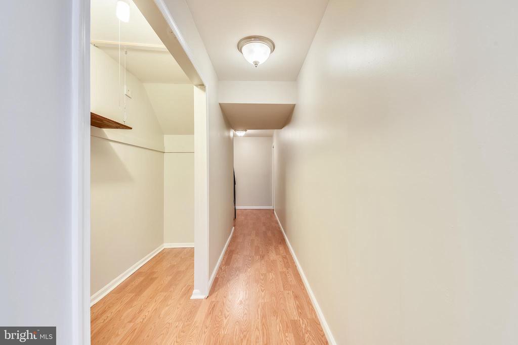 5867 KARA PL