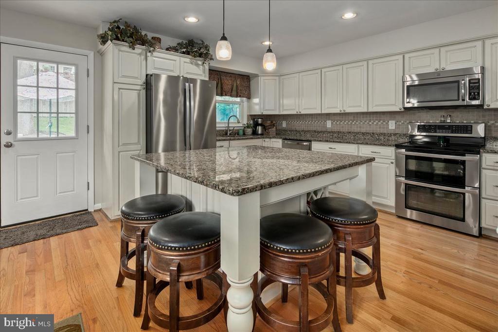 8600 CHERRY VALLEY LANE