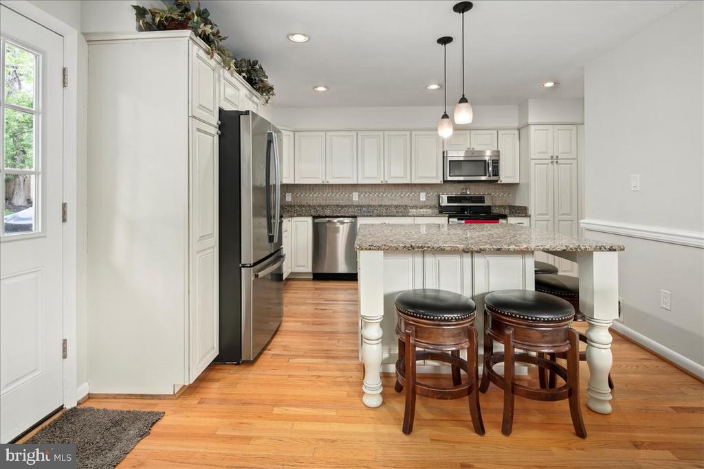 8600 CHERRY VALLEY LANE